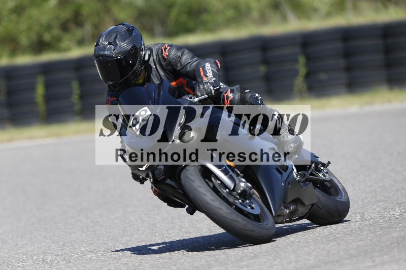 /Archiv-2025/48 25.08.2025 Cornu Master School ADR/gruen-vert/88